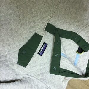 Patagonia light grey quilted long sleeve top with snap neck sz SMALL